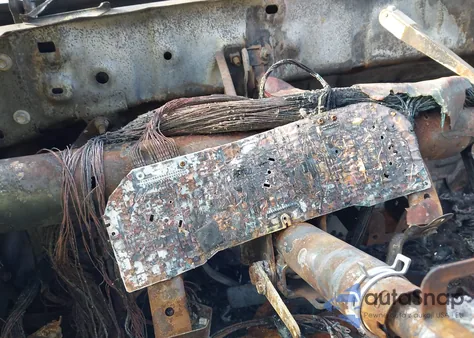 2015 Toyota Tacoma Base V6 z USA, uszkodzony, nr VIN 5TFLU4EN7FX136087